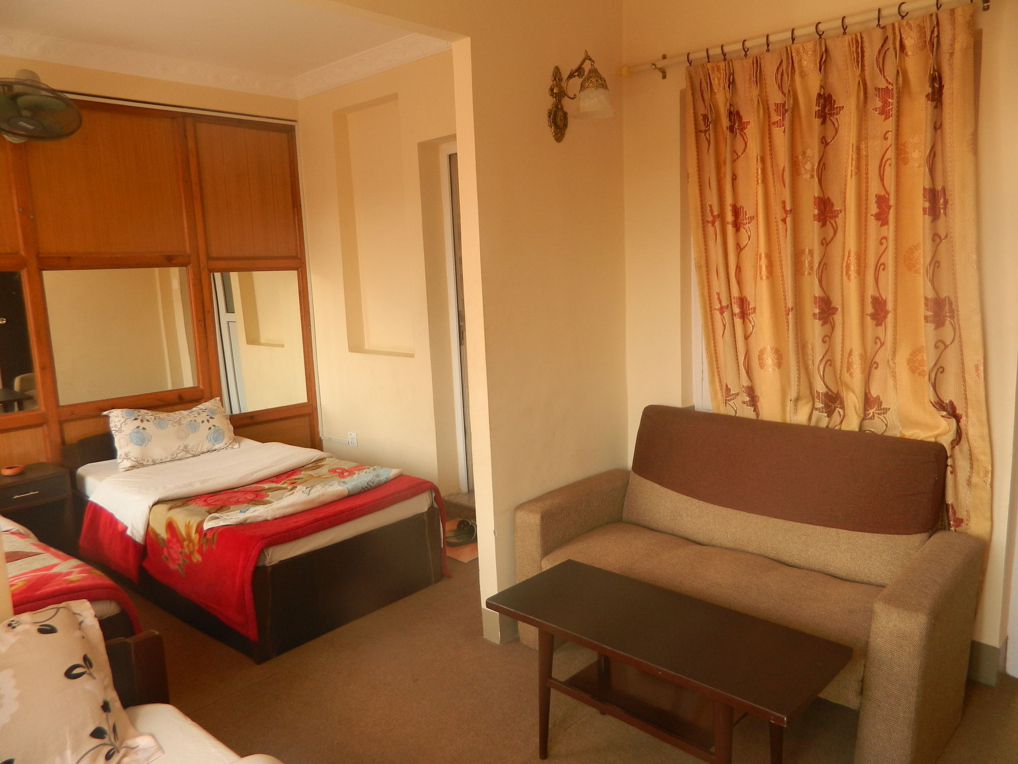 Om Tara Guest House Pvt Ltd Kathmandu Exterior photo