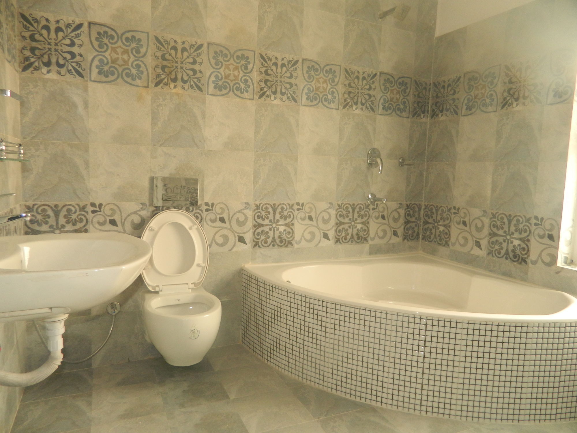 Om Tara Guest House Pvt Ltd Kathmandu Exterior photo