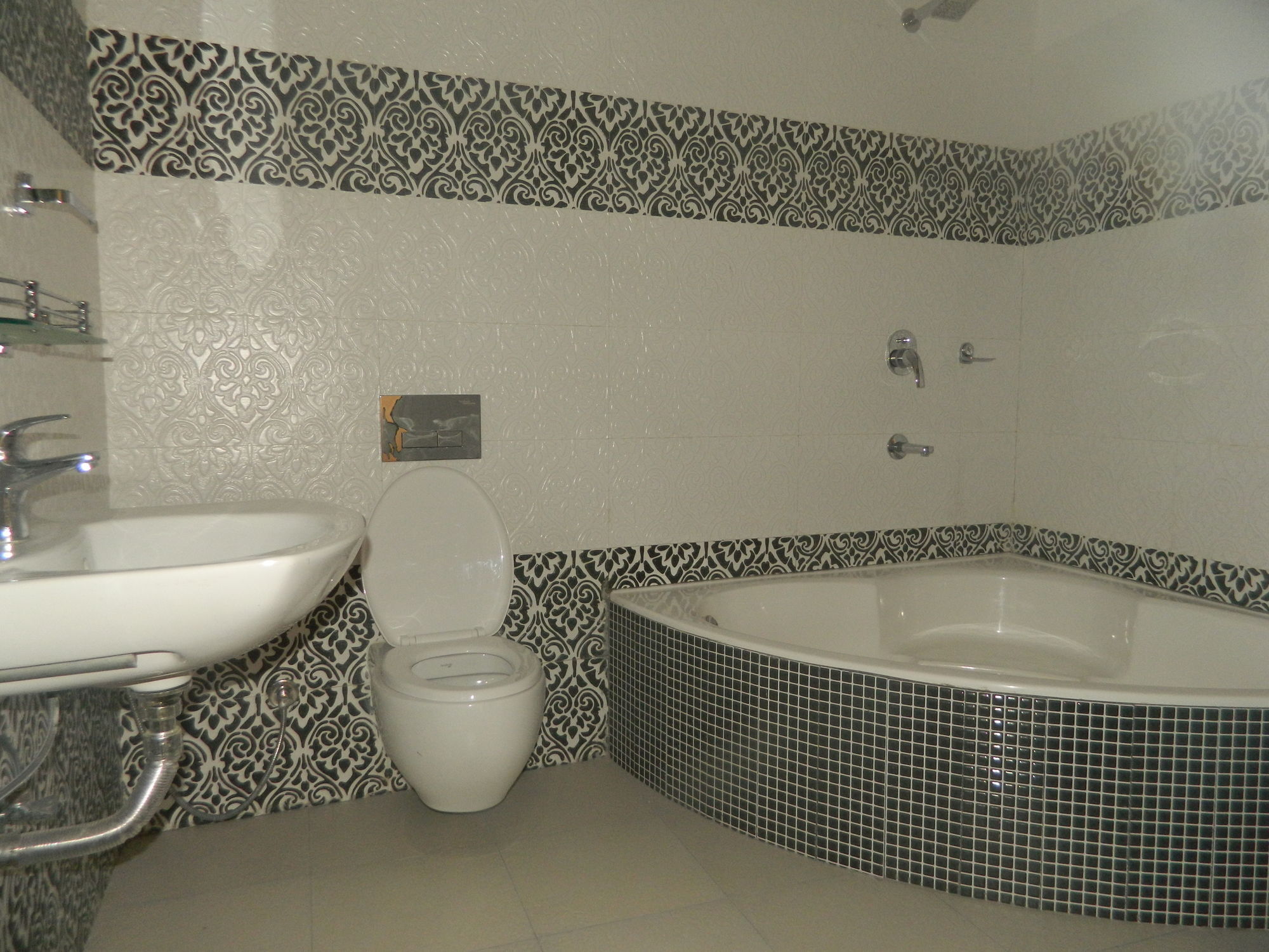 Om Tara Guest House Pvt Ltd Kathmandu Exterior photo